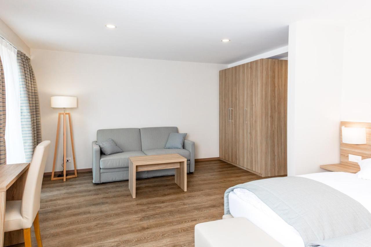Hotel De Chailly Монтрьо Екстериор снимка