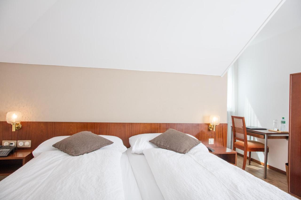 Hotel De Chailly Монтрьо Екстериор снимка