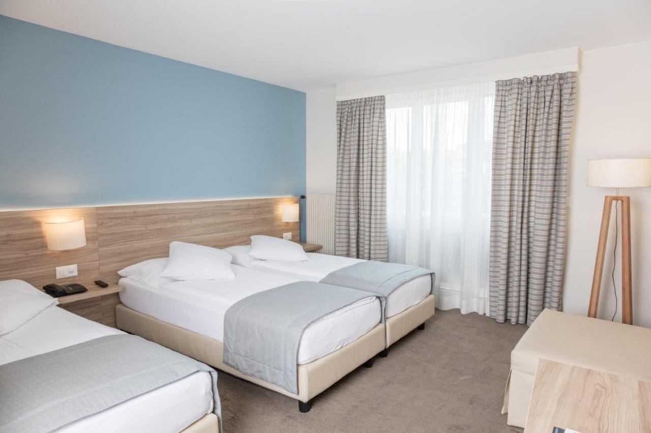 Hotel De Chailly Монтрьо Екстериор снимка