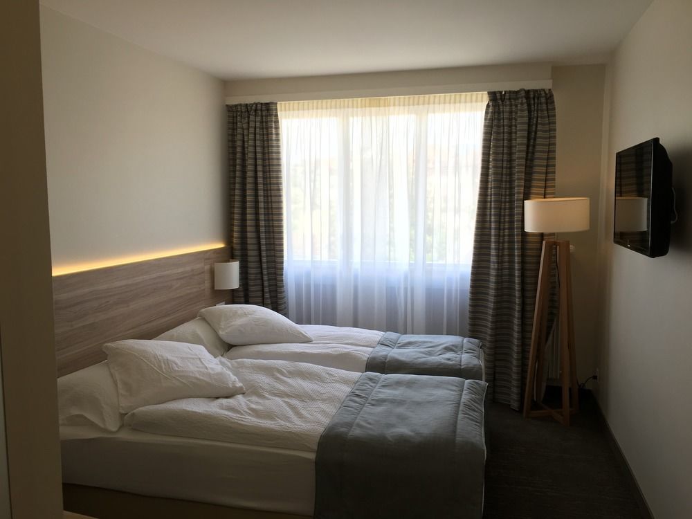 Hotel De Chailly Монтрьо Екстериор снимка