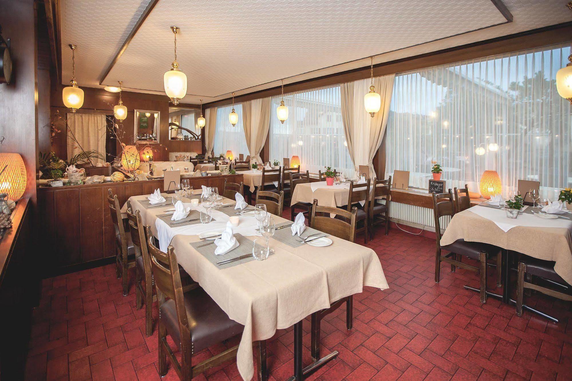 Hotel De Chailly Монтрьо Екстериор снимка