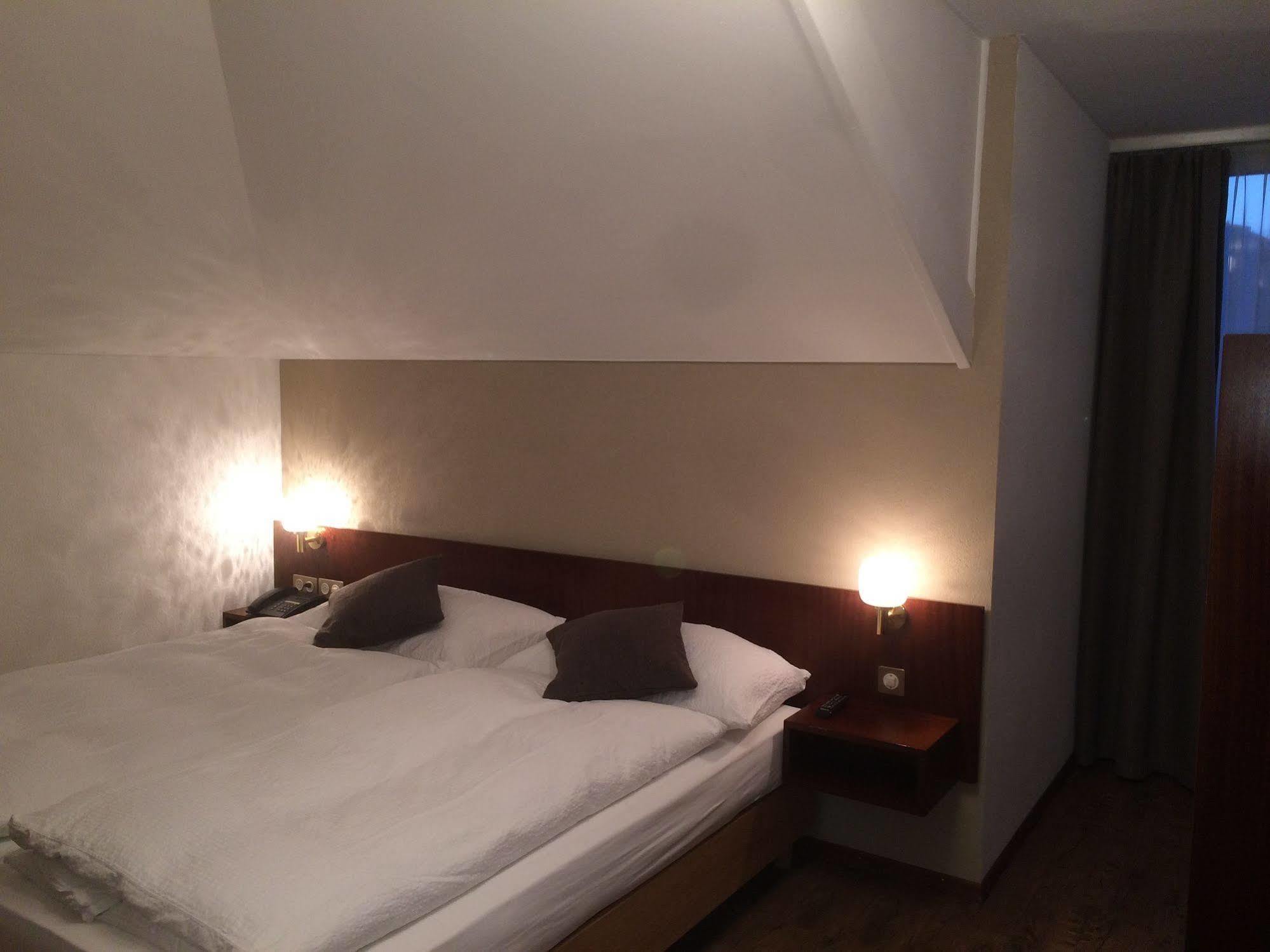 Hotel De Chailly Монтрьо Екстериор снимка